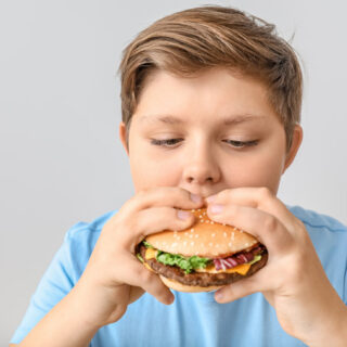 Кто виноват в детском ожирении и как его лечить